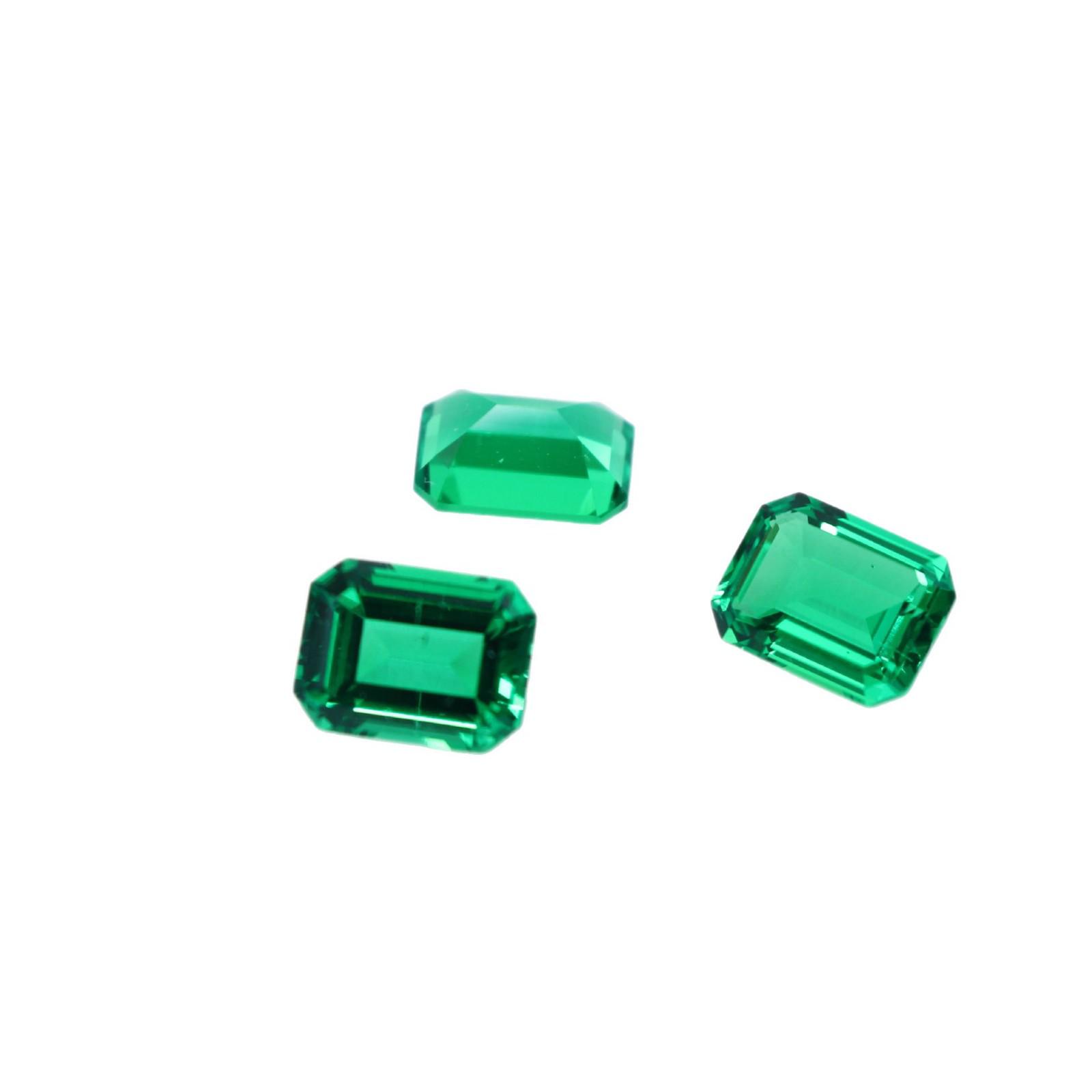 Cultivated Colombian Oval Emerald-Cut Gemstone: Clean Body, No Impurities, Lab-Grown Emerald Cut 3x5mm