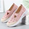 Summer breathable and comfortable single shoes, old Beijing cloth shoes, one step on mother's shoes