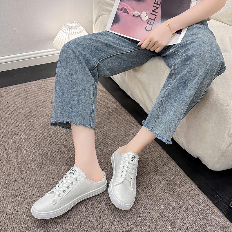 2025 Spring and Autumn New Canvas Shoes Female Students Half Drag Lazy One Pedal Versatile Breathable Casual White Shoes Tide