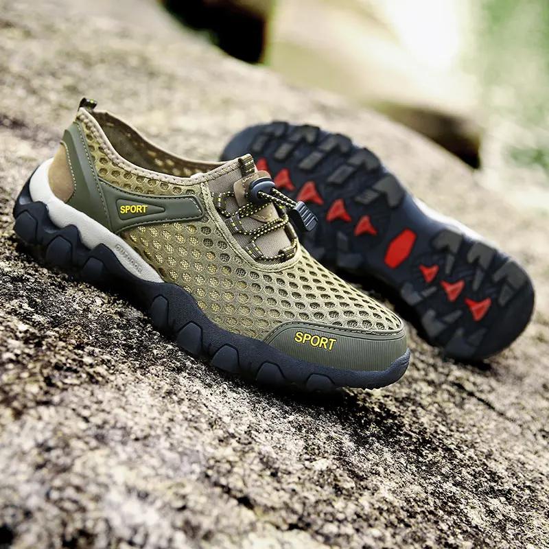 Flat Sandals Men's Outdoor Mountaineering and Hiking Shoes Mesh Breathable Anti Slip Wear Resistant Summer Slippers Water Shoes