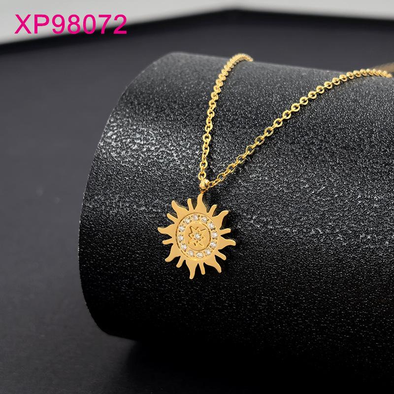 European Style Gold-Plated Titanium Steel Necklace with Rhinestone Sun and Star Design for Women – Elegant Clavicle Chain Jewelry