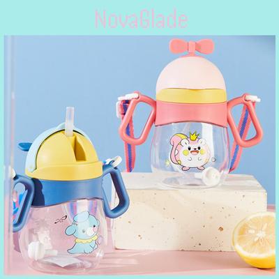 Neuer Cartoon-Henkel Kinder-Plastik-Trinkbecher mit Strohhalm 360ml Ideal für den Kindergarten mit Schultergurt Rosa/Blau