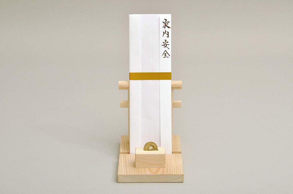 Sakai Sangyo Hinoki Ofuda Holder, Simple Shinto Shrine, Hinoki Ofuda Holder, Made In Japan, Hinoki Wood, Mini, Standing Type, Holds Bills, Simple,