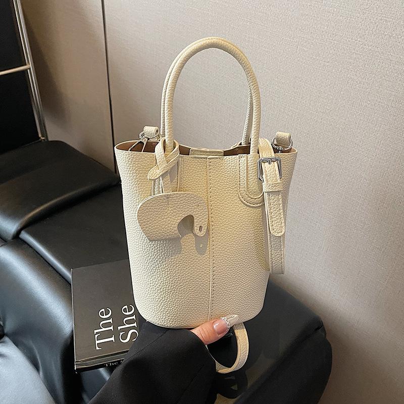 Fashion Small Bag Women's New Summer Popular Versatile Messenger Bag High-end Portable Bucket Bag