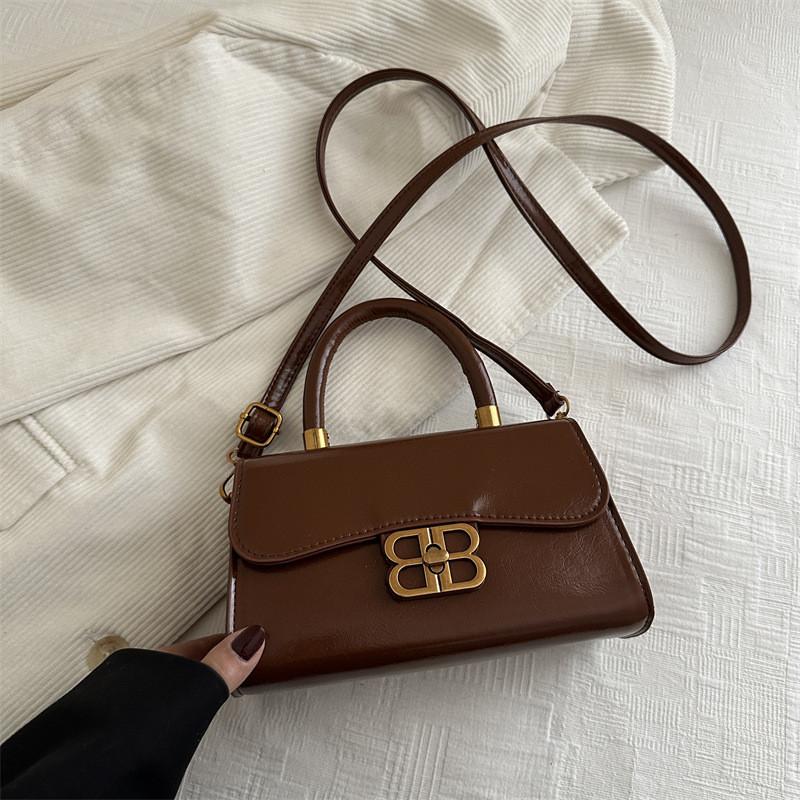 

Color Solid Simple Gold Letter Buckle Decoration Women Casual Shoulder Bag