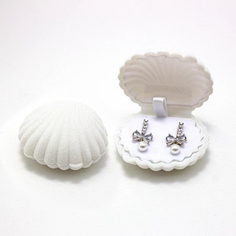 1 Piece Lovely Shell Shape Velvet Jewelry Box Wedding Engagement Ring Box for Earrings Necklace Bracelet Display Gift Box Holder