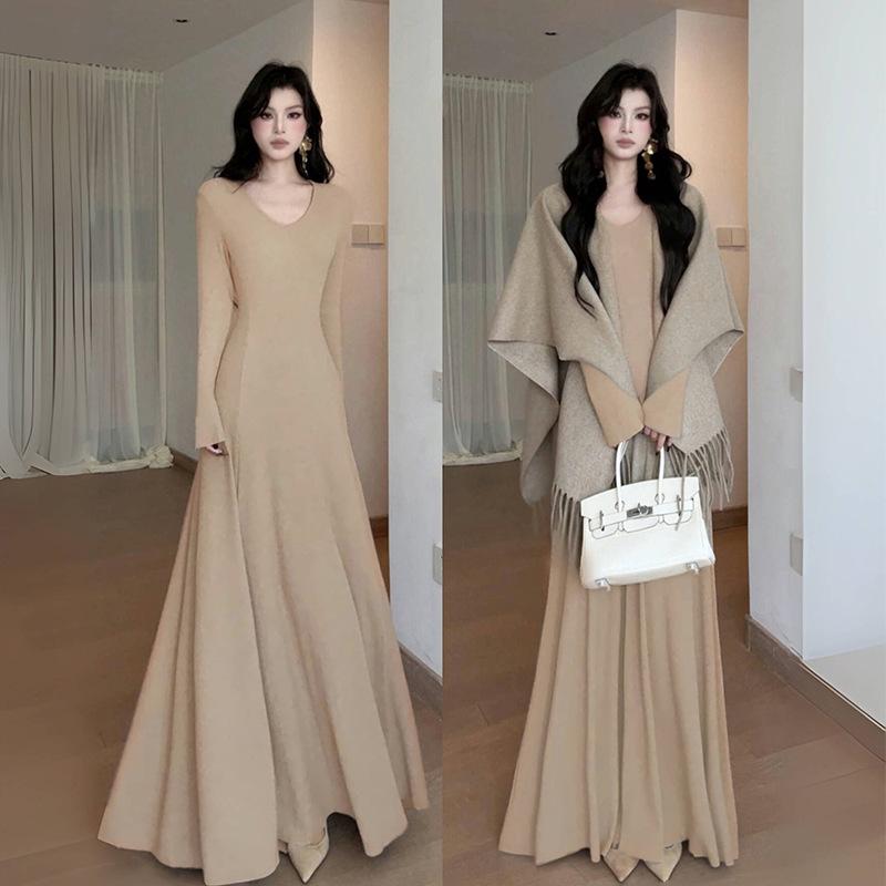 

Женское облегающее трикотажное платье цвета хаки для ранней осени и зимы Small