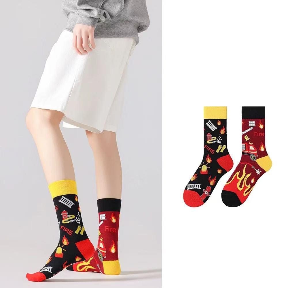 Original Asymmetrische Cartoon Hip Hop Baumwollsocken für Paare - Wadenhoch Mandarinenente Stil für Damen und Herren