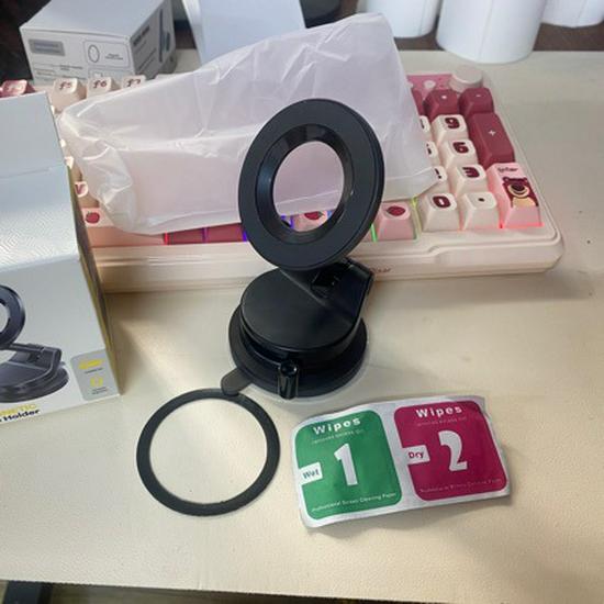 Magnetic Mechanical Arm Car Mount: Rotating, Folding, Vacuum Casting