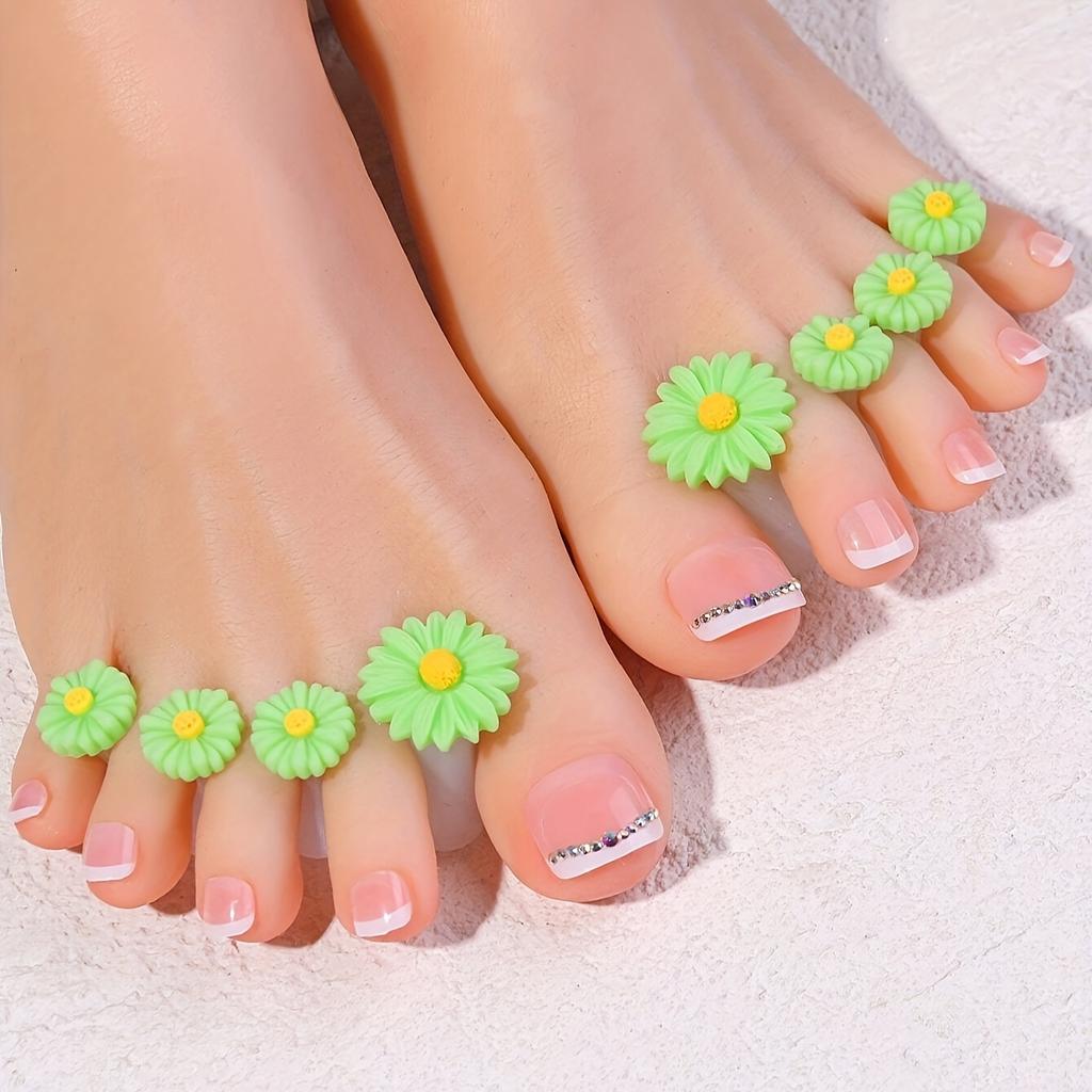 8 PCS Silicone Flower Nail Dividers Black Flower Petal Toe Separators Pedicure and Manicure Women s Flower Nail Art Stickers, Daily DIY Nail Care Tool