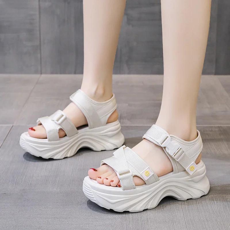 New Summer Style Fashionable Comfortable Wear-resistant and Elegant Sports and Leisure Increased Thick-soled Beach Shoes