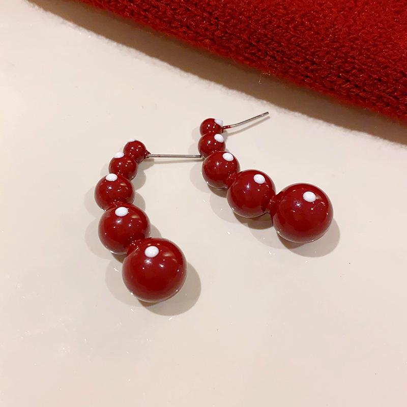 Geometric Drip Oil Polka Dot Steel Stud Earrings – Retro Hong Kong Style for Autumn/Winter Women's Fashion.