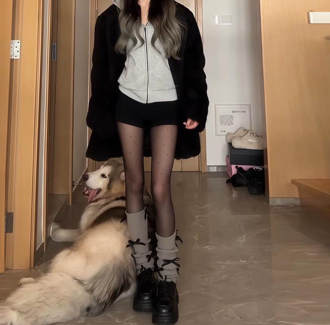 

Женские черные шорты с высокой талией: Привлекательный облегающий крой для весны и осени 2025 г. Small чёрный