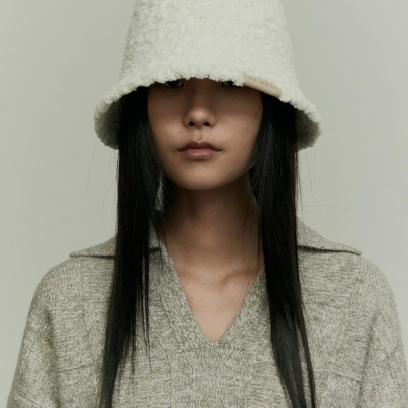 

RE RHEE FAUX SHEARLING BELL HAT COCONUT MILK COCONUT MILK_FREE
