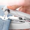 Macchina da cucire portatile manuale mini, Cucitrice elettrica portatile per riparazioni rapide di tessuti, Strumento per cucito di emergenza per casa e viaggi