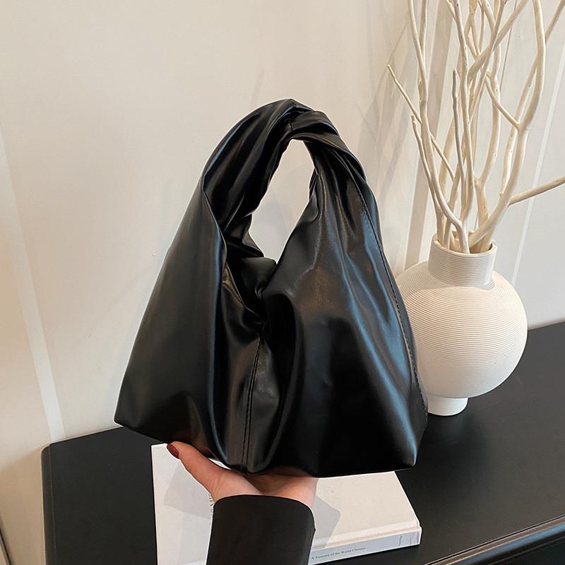 Street Style Cloud Bag Pu Material With Magnetic Closure For Casual Daily Use
