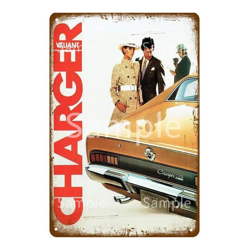 Plakat na ścianę garażu Samochód Pin Up Girl Retro Vintage Dekoracja Metalowy Blaszany Znak Do Jaskini Mężczyzny Sklepu Klubu Baru Dekoracja Ścienna YL078