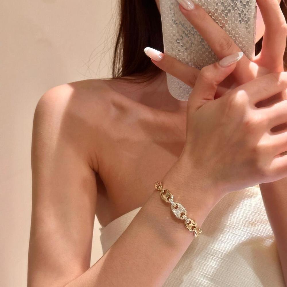 Luxury French Vintage Rhinestone Pig Nose Bracelet Trendy Hip Hop Heavy Work Bangle for Women