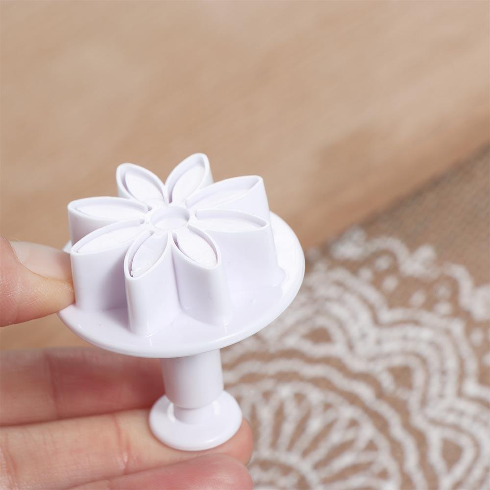 4pcs Flowers Shaped Cookie Cutters Easy to Clean Plum Mold Baking Tool Daisy Cake Plungers Home