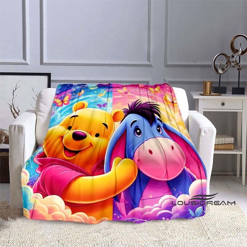 This fun cartoon Pooh Bear blanket is lightweight and breathable, suitable for dormitories, naps, living rooms, offices, and all
