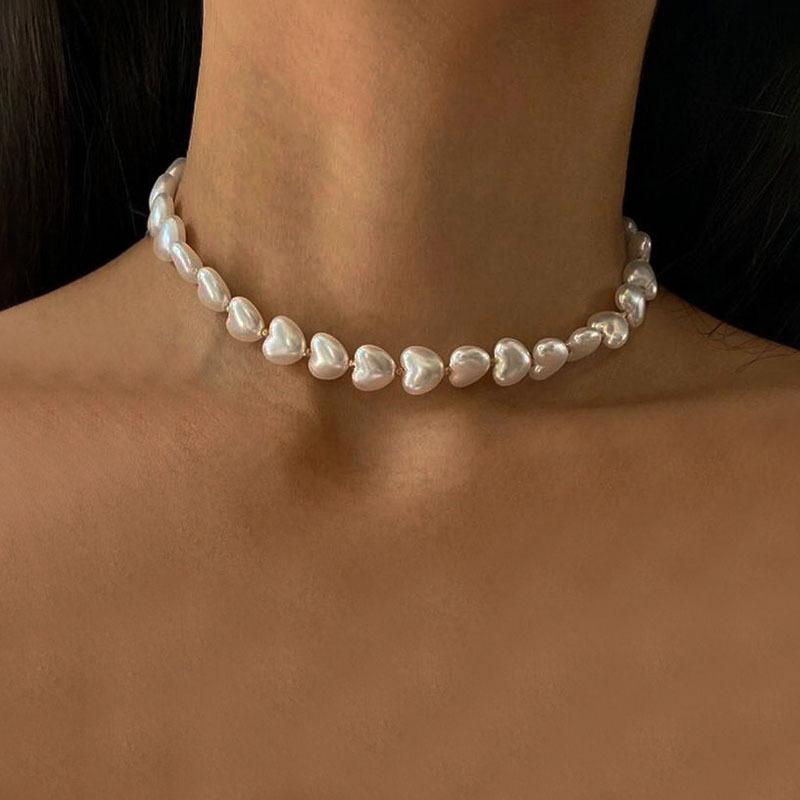 Elegante Collana Multi-strato di Perle Irregolari con Ciondolo a Cuore Choker per Ragazze Tendenza Gioielli Regali per Vacanze Matrimonio X0286