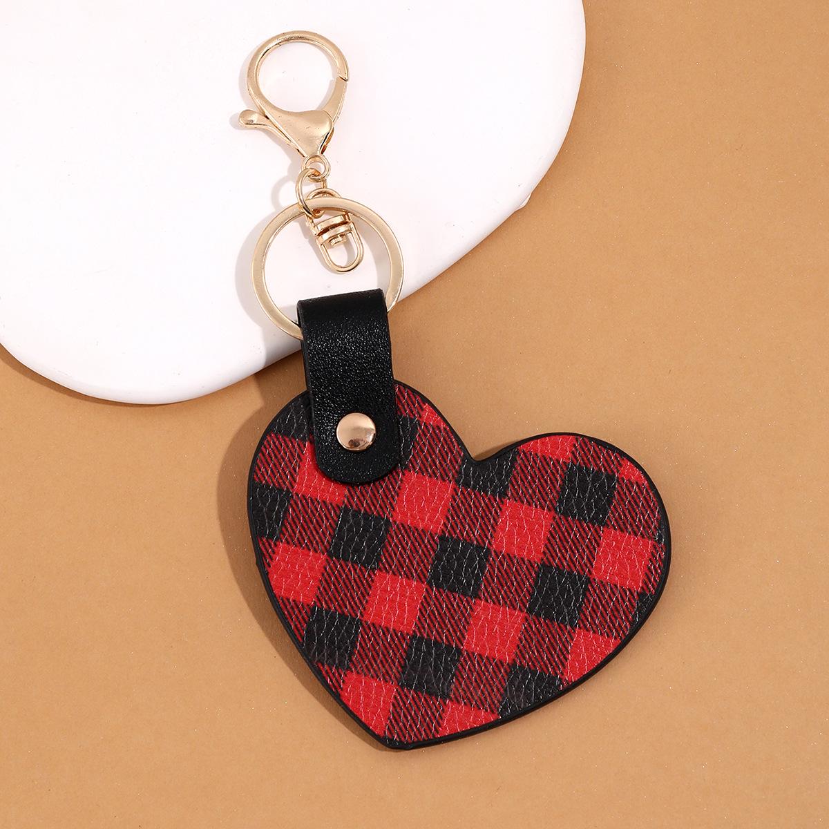 Korean Style Heart Leather Keychain Pendant: DIY Valentine s Day & Christmas Ornament Accessory