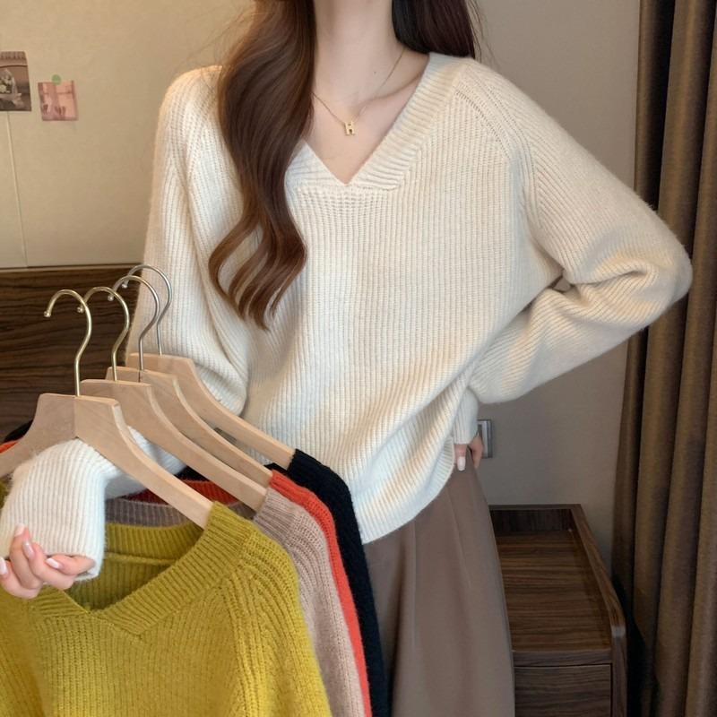 VEZFAA Women's Fashion Casual Fall Winter Solid Color Print Long Sleeve V-Neck Sweaters