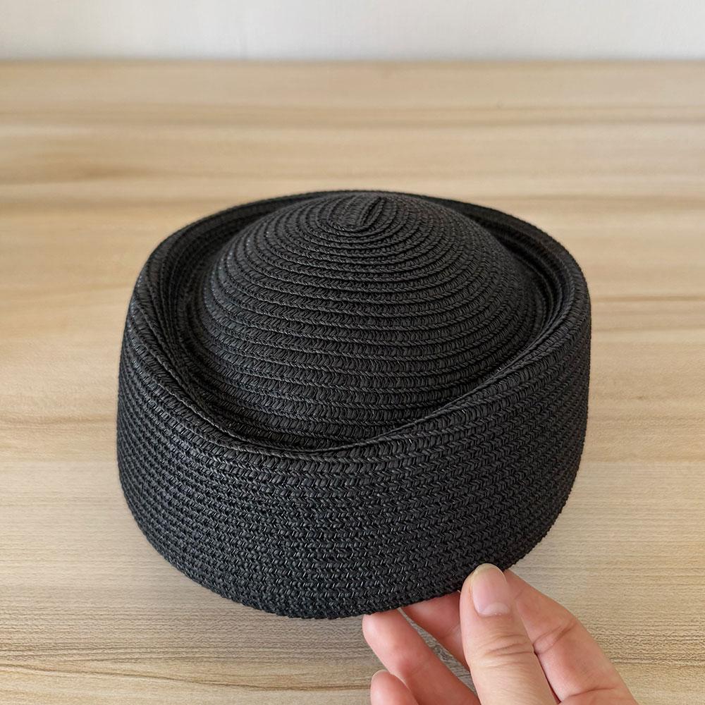 

Ins Blogger Sun Hat Summer Flat Beret Women Water Droplet Flight Attendant Hat Circle Concave Top Church Derby Party Pillbox Hat 54-58cm чорний