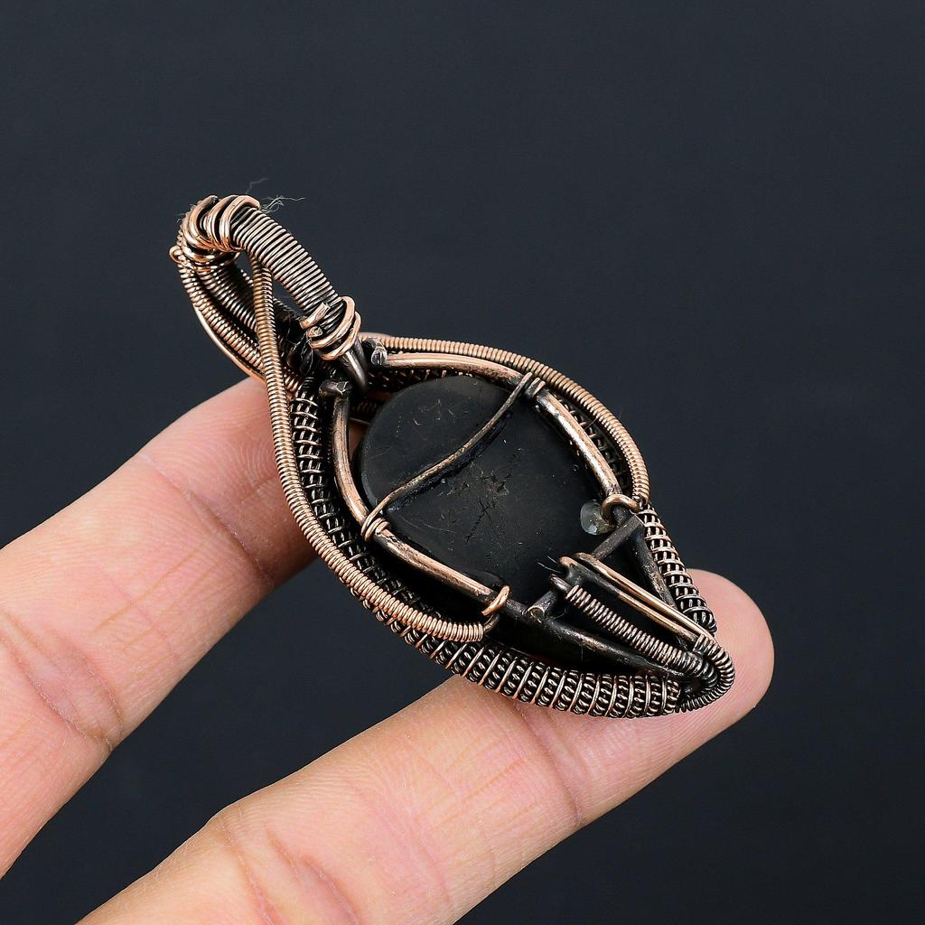 Svart turmalin ädelsten ren koppartråd insvept handgjorda hängsmycken för henne