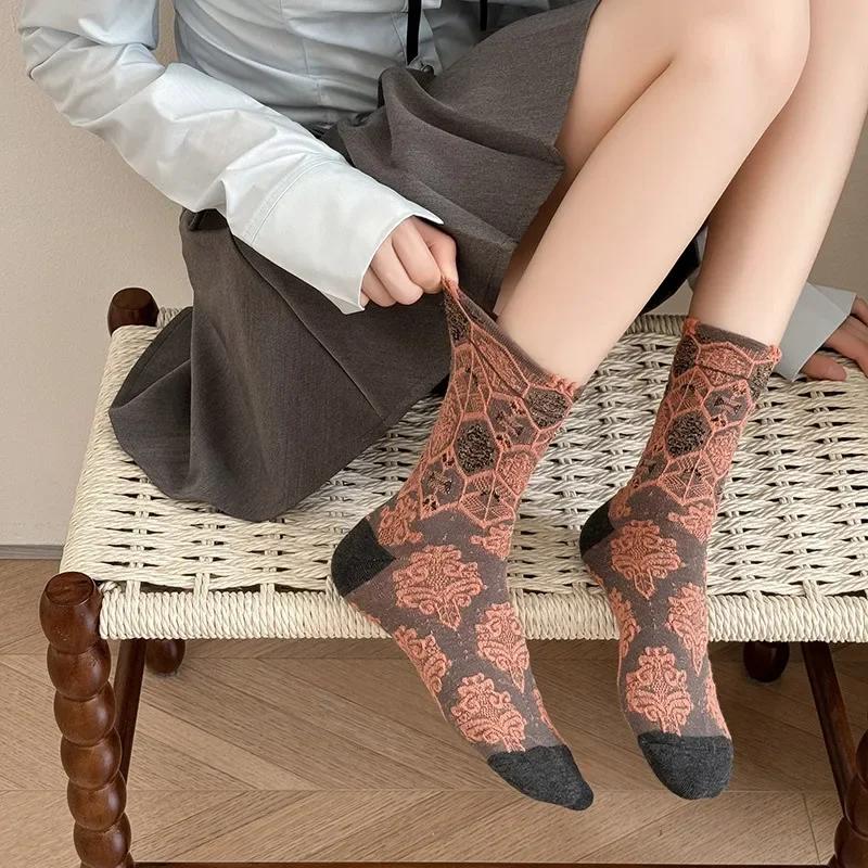 Ethnische Prägung Damen Socken Japanischer Stil Mode Vintage Lange Socken Damen Harajuku Retro Baumwolle Gestrickte Mittelhohe Socken