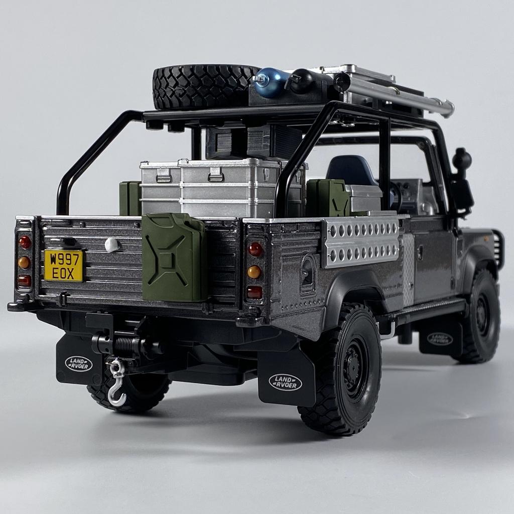 1:24 Land Rover Defender 90 Tomb Raider Off Road Suv Alloy Diecast Model Car Indoor Home Furnishings Collectibles Hobby Present