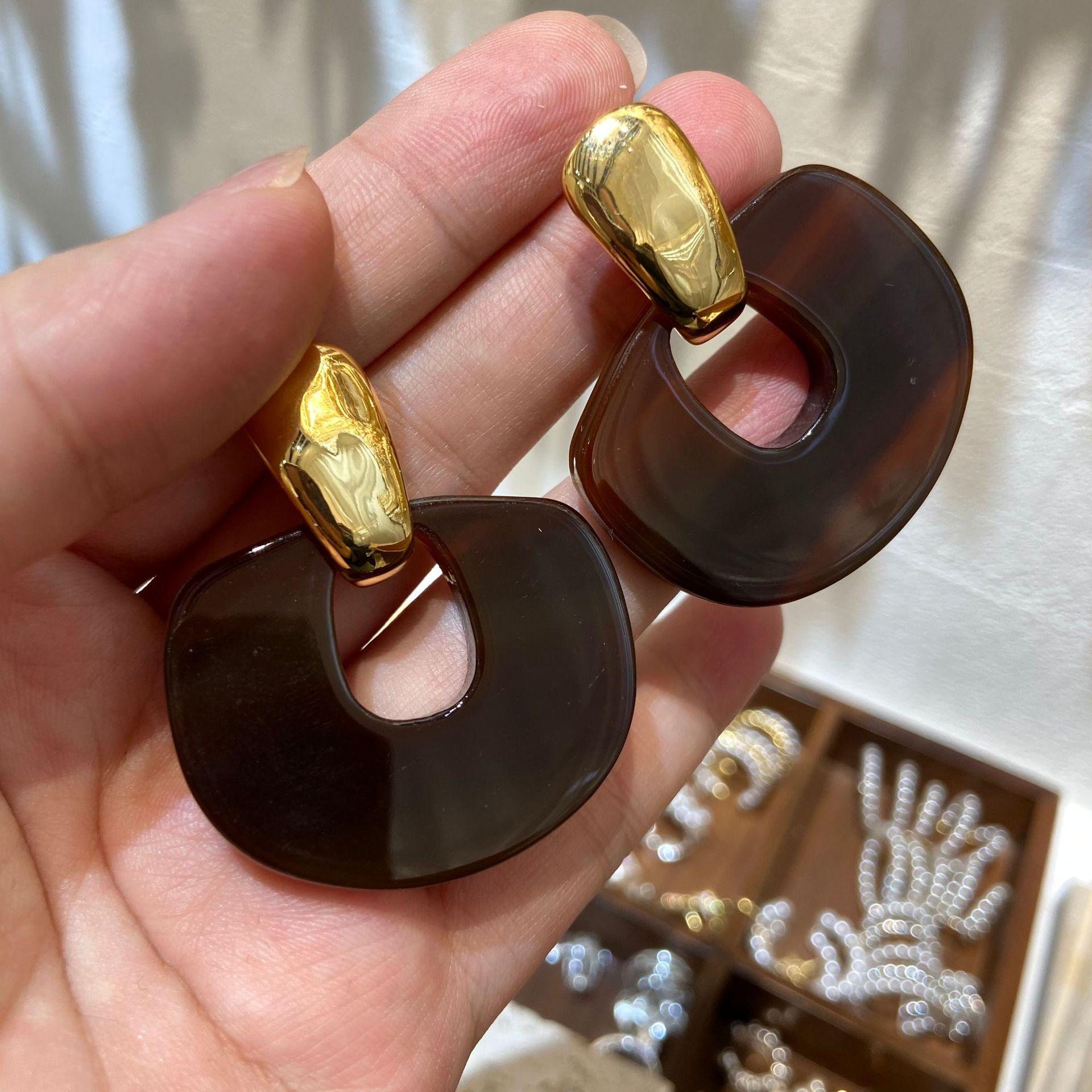 

Autumn And Winter Acrylic Resin Irregular Earrings Women, Needle Hong Kong Style Retro Niche Fashionable Earrings