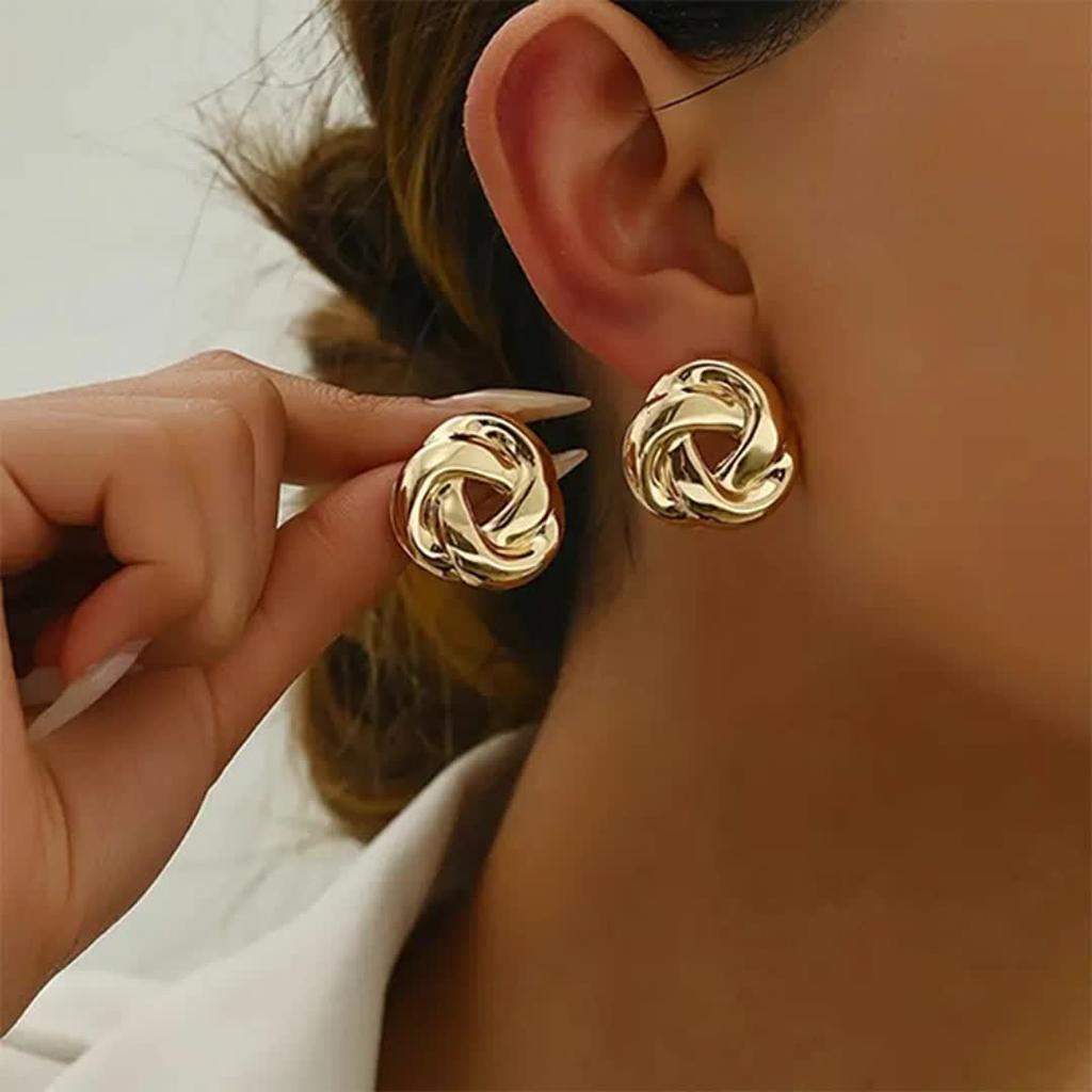 European and American Fashion Versatile Twist Shape Distorted Fashion Personalized Stud Earrings Creative Versatile Elegant Earrings