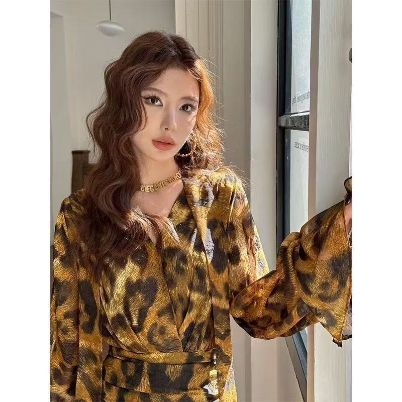 Plus-size plus-size plus-size girl elegant fashion waist-cinching leopard print long-sleeve dress for women, new autumn slimming short skirt