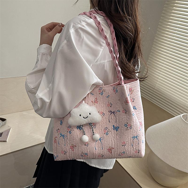 Commute Fashion Tote Bag for Female Students, A Casual Single-shoulder Bag for Class Use