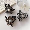 2024 Perle Strass Blume Krallenclip für Frauen - Mittlere Größe Half-Updo Accessoire