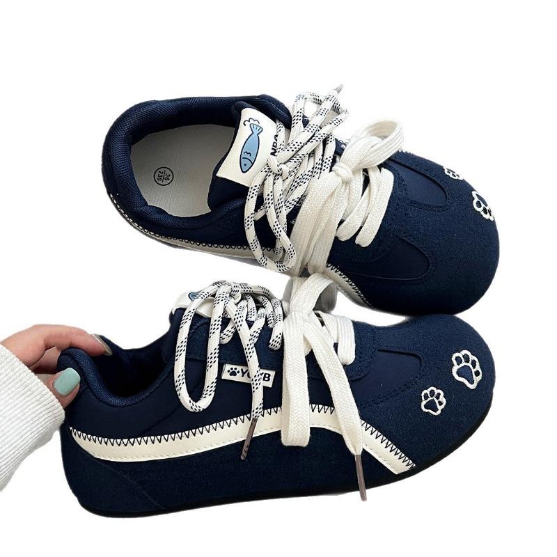 Niche children's new spring and autumn versatile little white shoes casual sports board shoes