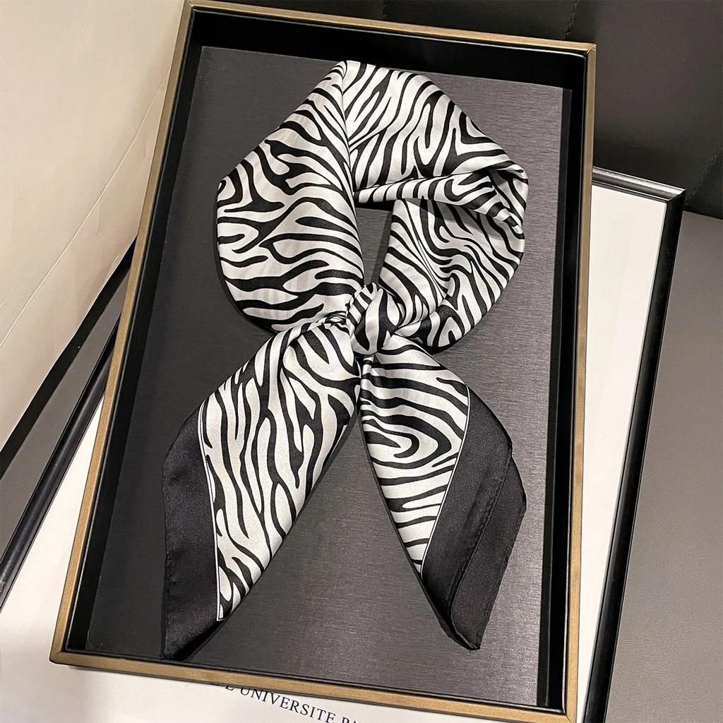 New Paisley Print Silk Scarf For Women Square Hijab Soft Neck Tie Female Fashion Decoration Silk Headscarf 70*70Cm Kerchief