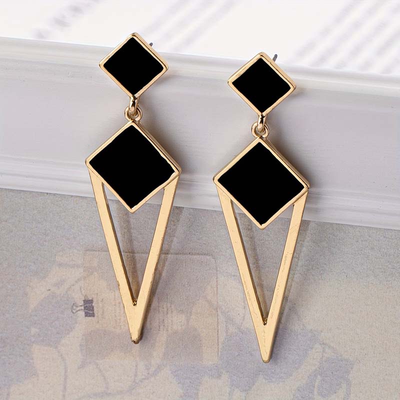 2026 New Arrival Gold Color Triangle Pendant Earrings for Women Minimalist Metal Geometric Long Dangle Statement Earring Jewelry