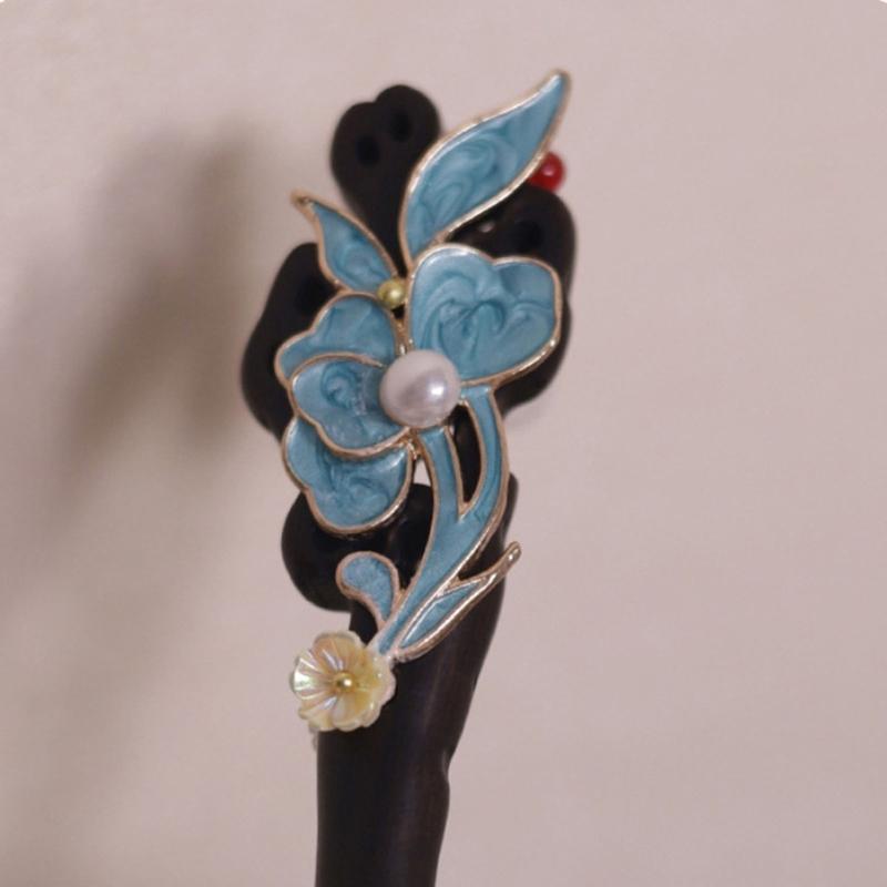 Handcrafts Wooden Hair Stick With Flower Design Elegant Ancient Hairpin For Women Traditional Chinese Hair Accessory