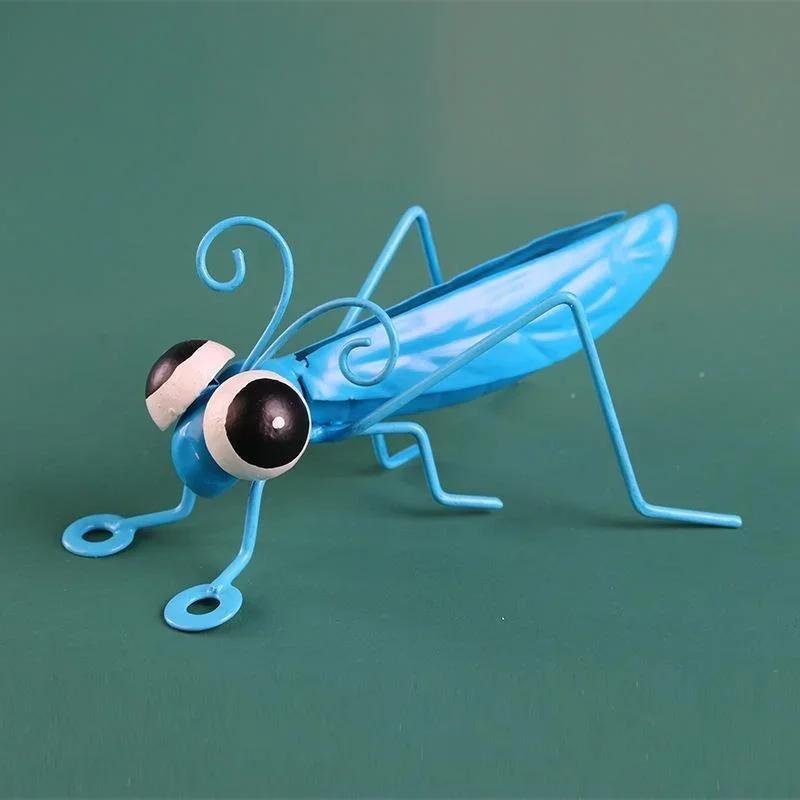 Garden Cute Metal Grasshopper Figurine Decor Outdoor Tree Wall Art Garden Grasshopper Statues Decoration For Yard Patio Backyard