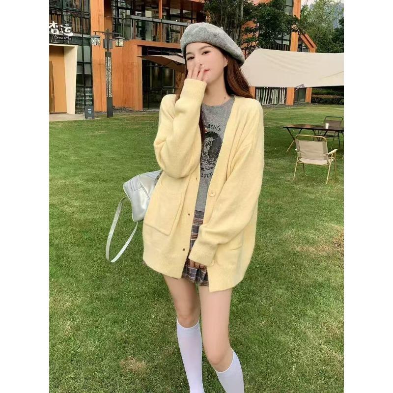 

Ленивый ветер свободный V-образный вырез вязаный кардиган осень и зима однотонный универсальный кардиган омолаживающий мягкий свитер куртка женский average size