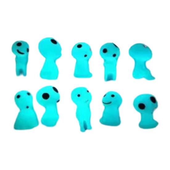 10 Pcs Mini Resin Alien Figures Fairy Garden Tiny Alien Accessories Little Glow In Dark Alien Decor for Micro Landscape Outdoor Patio Lawn Yard