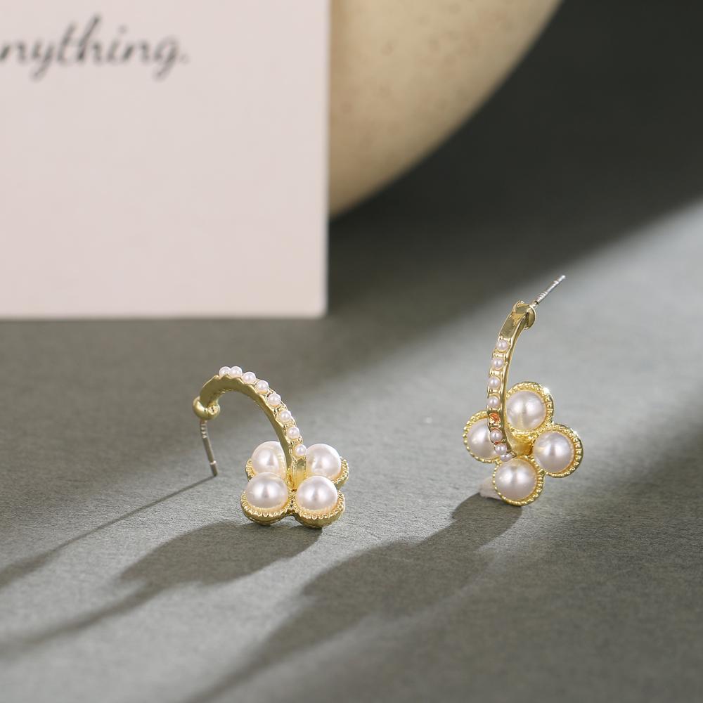 Simple Creative Exaggerated Pineapple Love Heart-shaped Geometric Chain Earrings Women Personality Geometric Girl Earrings