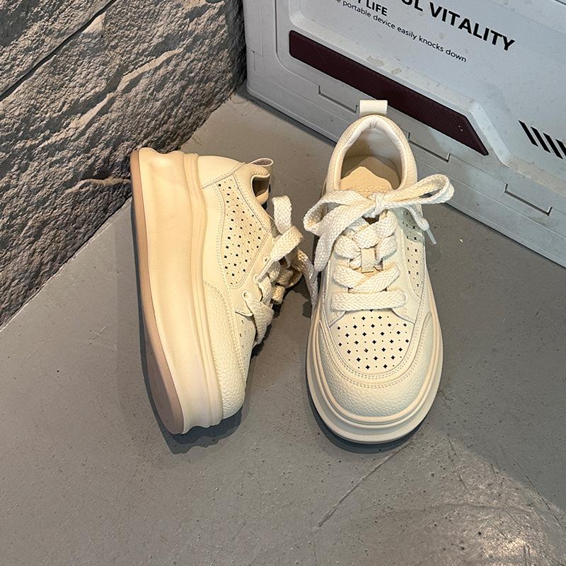 Plattform-Weißschuhe Damen Frühling und Sommer Neu Vielseitig Bequem Höhensteigerung Lässig Sportliche Board-Schuhe Kleine Brot-Schuhe