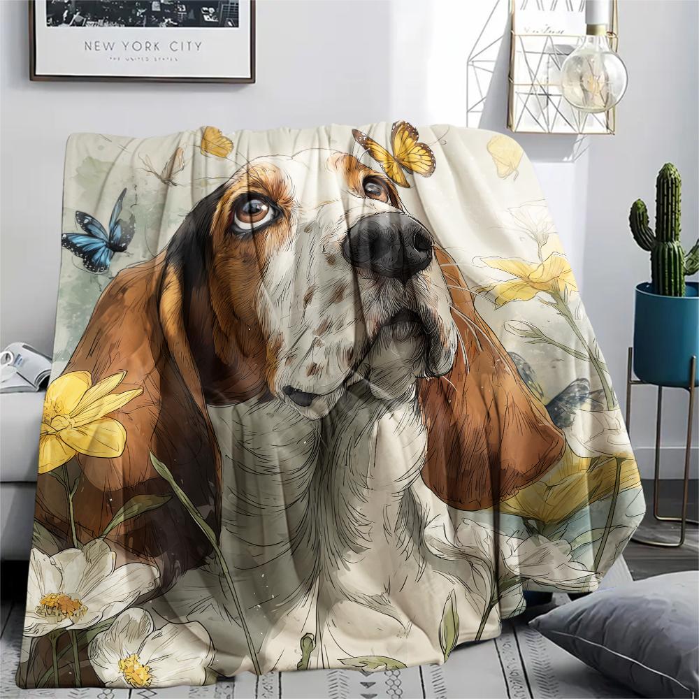 

Basset Hound and Flowers pattern Flannel Blanket, High quality Comfortable for All Seasons, Home Decor, Warmth and Comfort, Perfect for Gifts. 80cm x 120cm