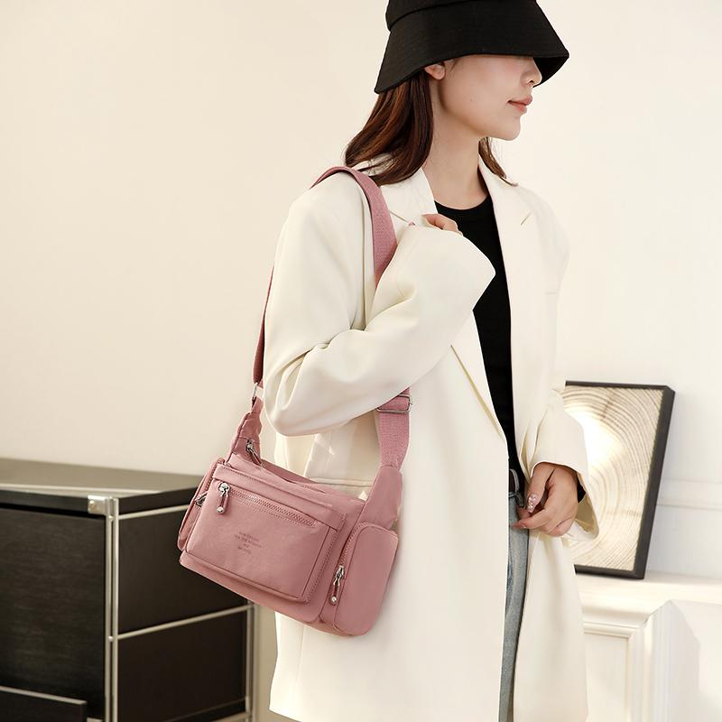 Crossbody Bag Large Capacity Outdoor Commuter Women's Bag Lightweight Nylon Shoulder Bag
