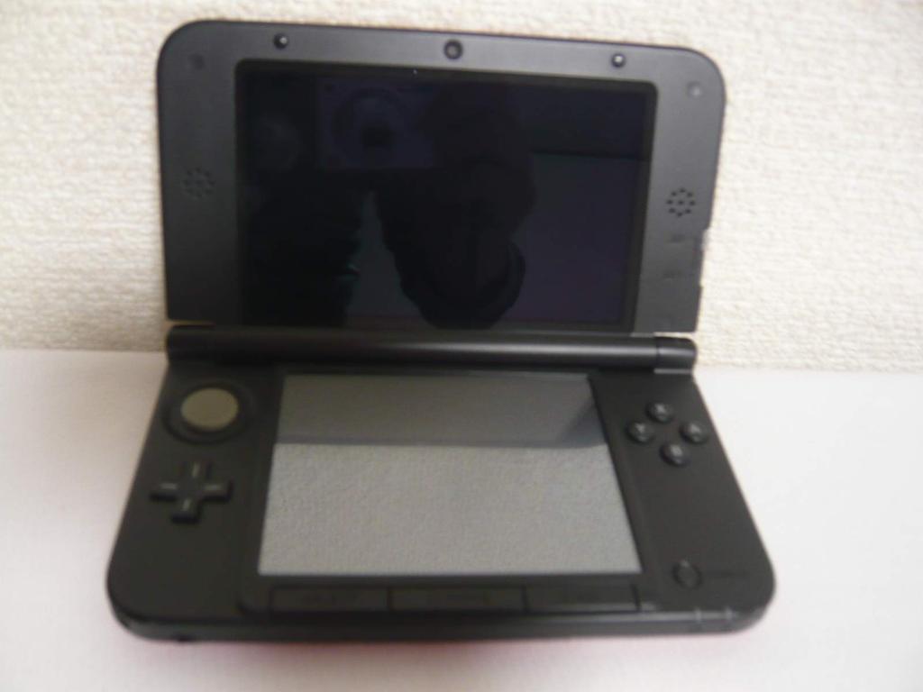 Nintendo 3DS LL Red x Black by (Discontinued manufacturer)