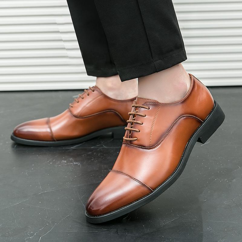 Men's formal leather shoes Fashionable British style Outdoor leisure business party Office groomsman groom's wedding shoes