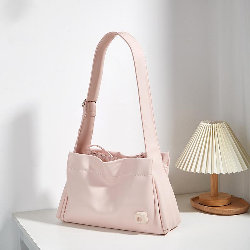 

Новые женские сумки — это свежие, милые и высококлассные сумки-тоут, вместительные сумки через плечо, портативные сумки-багеты на одно плечо. розовый